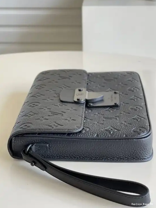 Affordable LOUIS VUITTON A4 S POUCH LOCK 0527